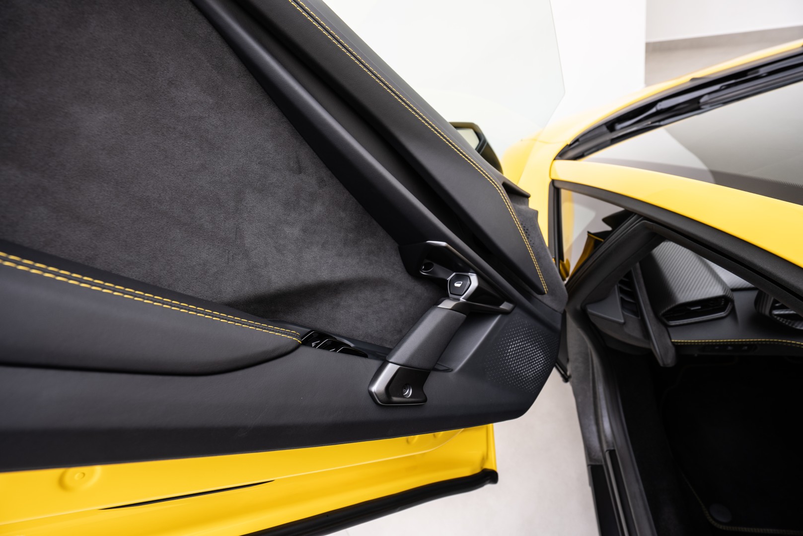2025 LAMBORGHINI REVUELTO - 485